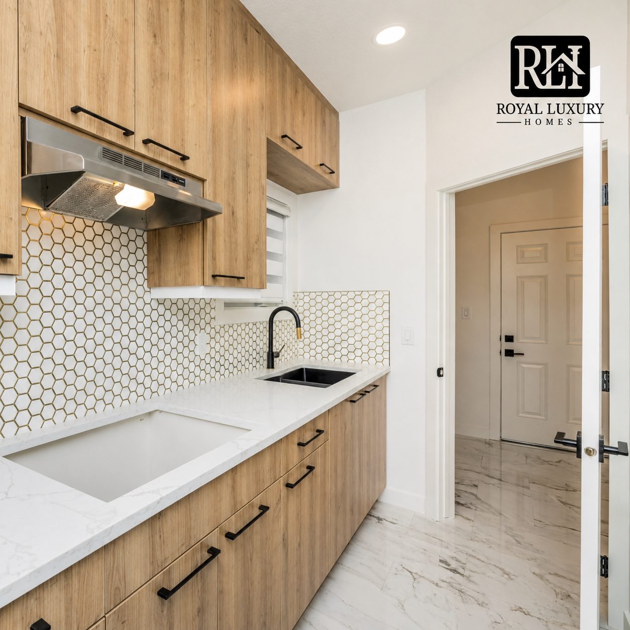 Royal Luxury Homes Ltd. home — photo 5 of 8